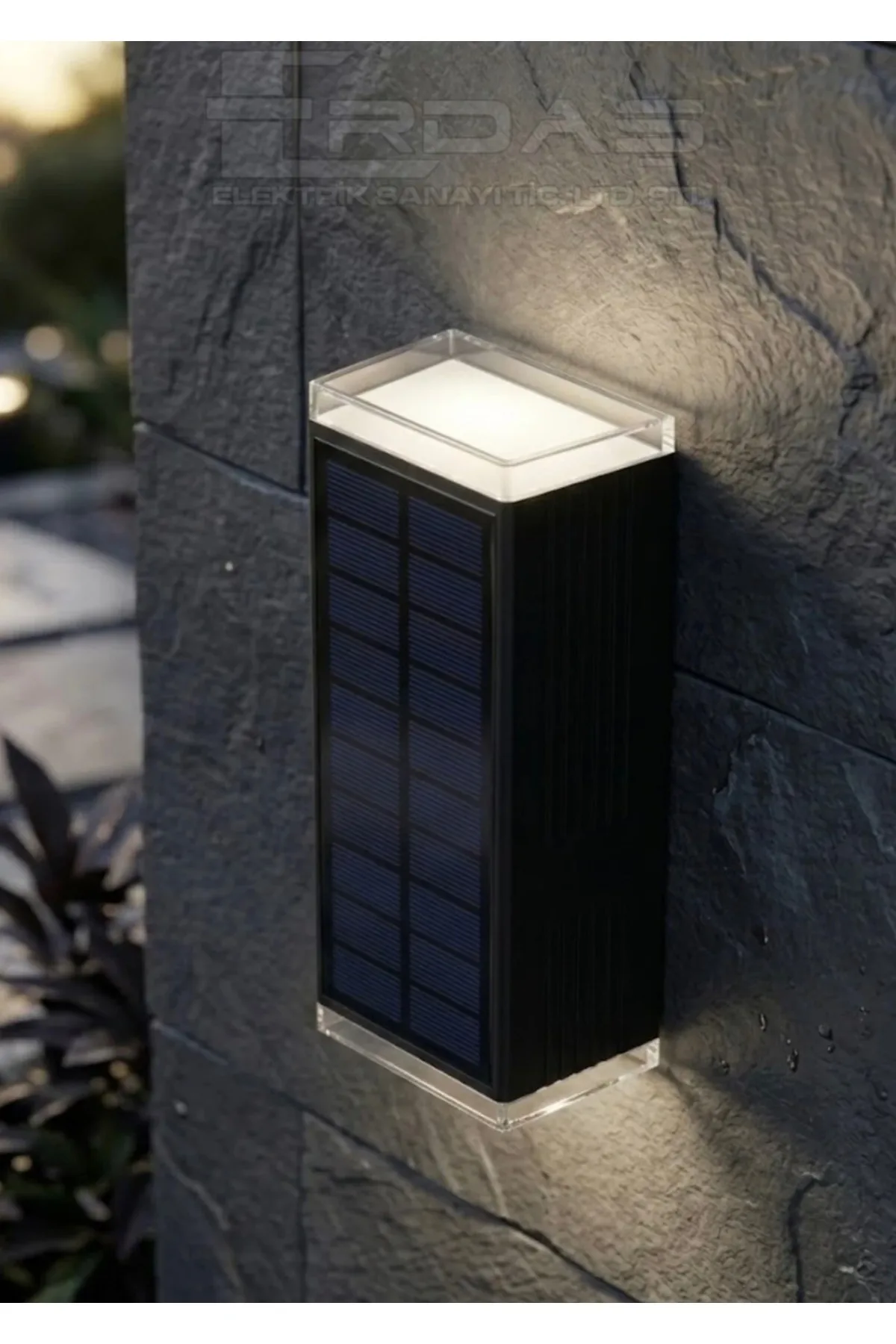 SOLAR LED DUVAR ARMATÜRÜ ÇİFT YÖNLÜ SİYAH GÖVDE 3000K 1W/h